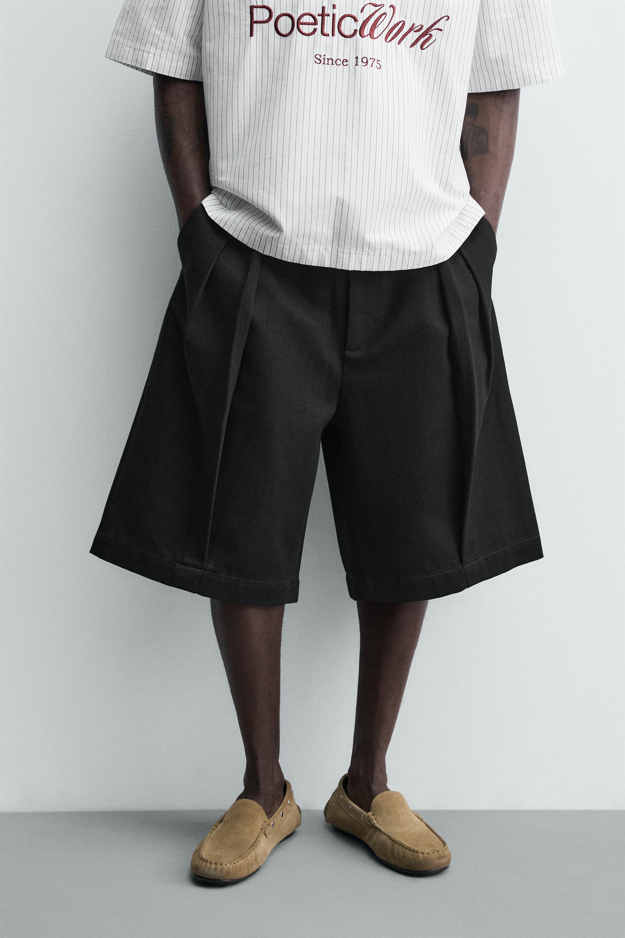 RELAXED FIT PLEATED SHORTS